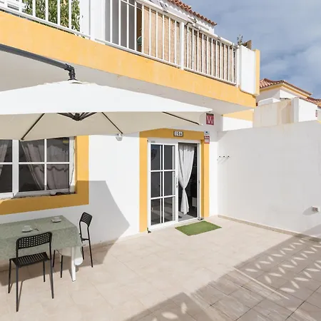 Διαμέρισμα Home2book Sunny Terrace & Pool,