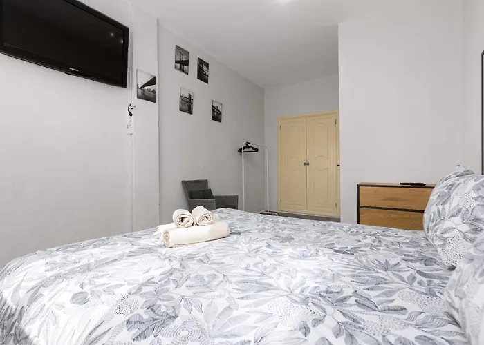 דירה Home2book Sunny Terrace & Pool, קלטה דה פוסטה