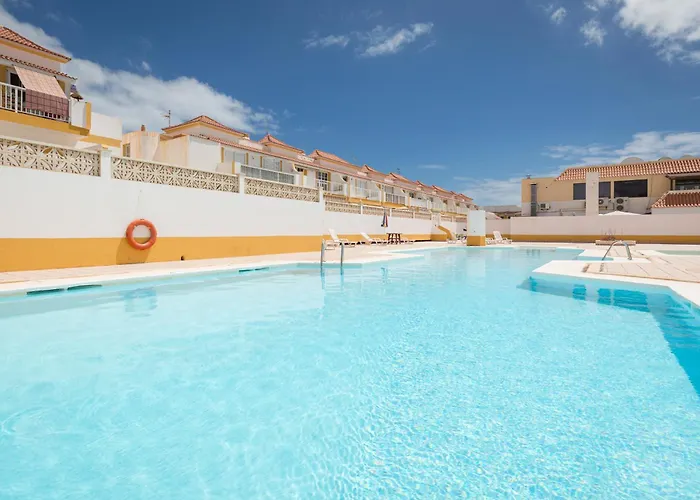 Home2book Sunny Terrace & Pool,