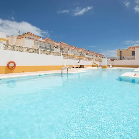 Home2book Sunny Terrace & Pool,