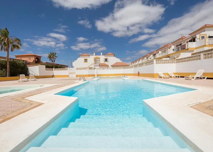 Home2book Sunny Terrace & Pool, Apartamento